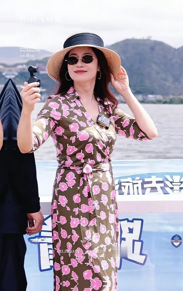 张光北剧外妻管严，61岁陈炜风韵犹存，俩人住的别墅接地气