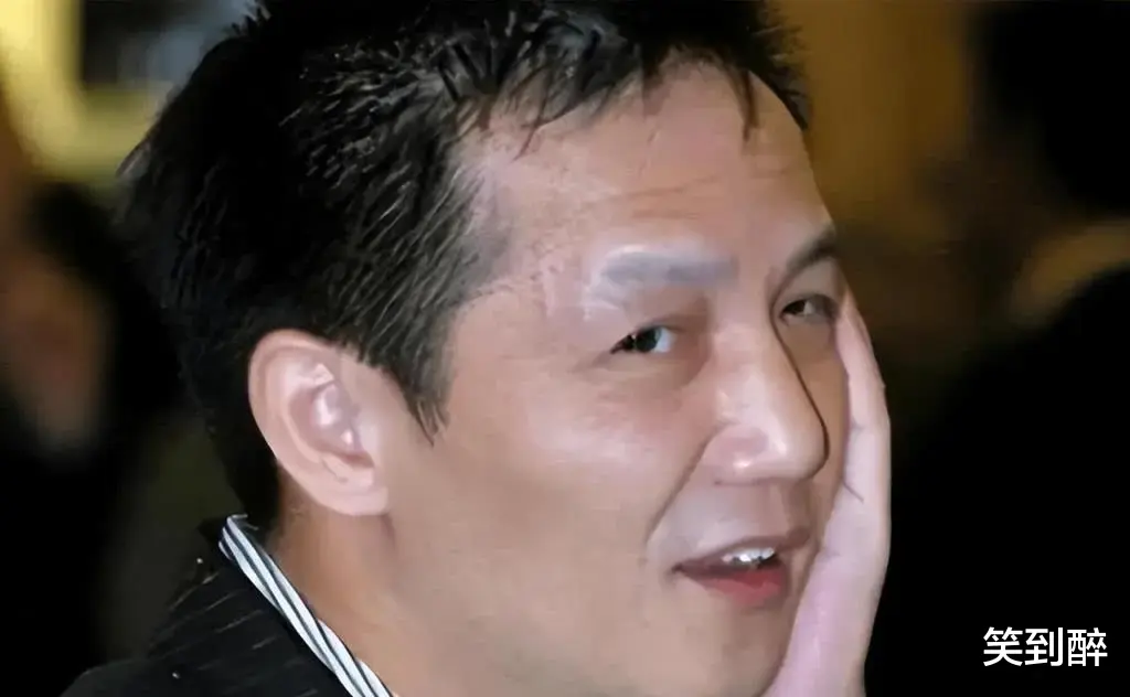 她是东方卫视一姐, 因寿宴门身败名裂, 与相爱7年前任诀别后嫁海归