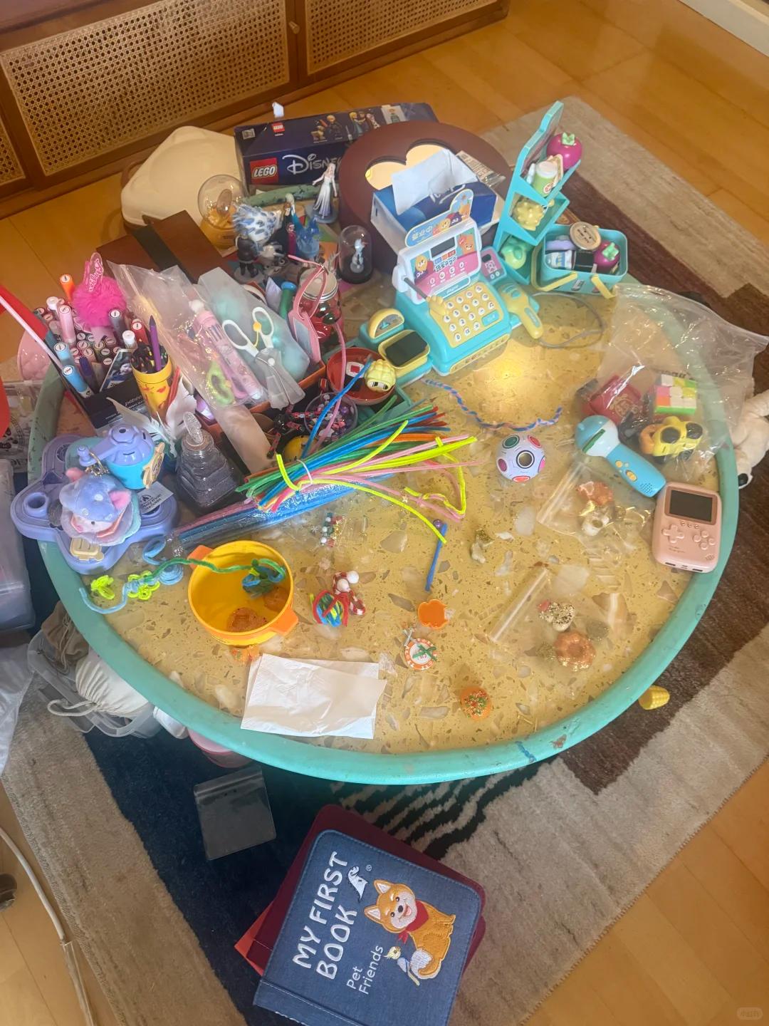 恭喜朱珠搬离老破小!和老公在豪宅做牛排请客,家里穿短袖超暖和