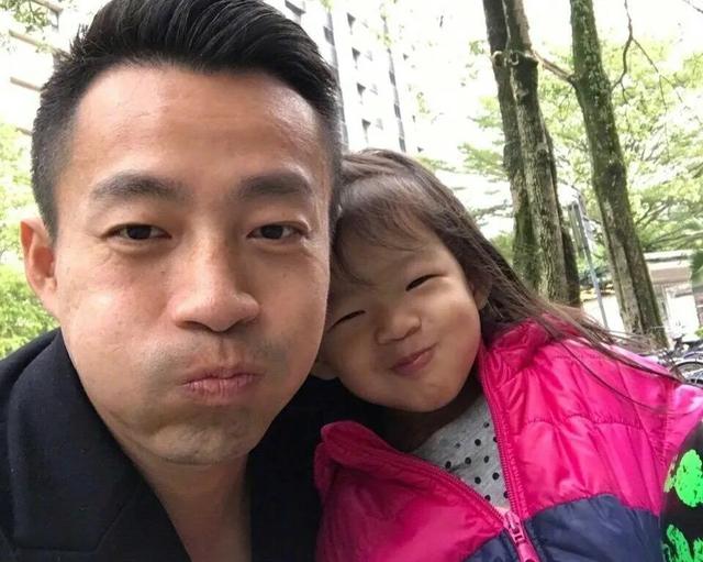 汪希玥一场豪门生日宴，最有感触的是汪小菲：所有的苦难都值了