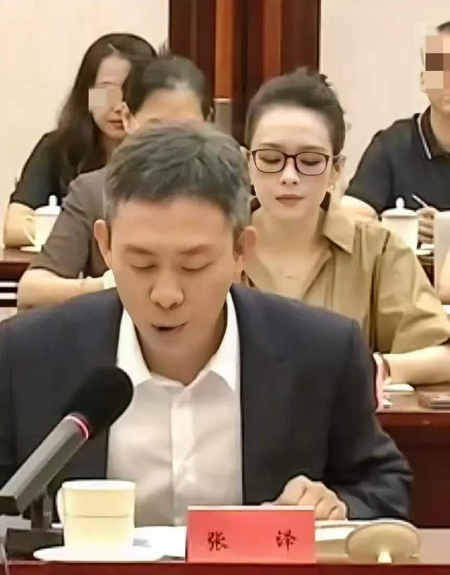 差五岁却像两代人,央视无滤镜镜头里,戳破章子怡吴京的真实差距