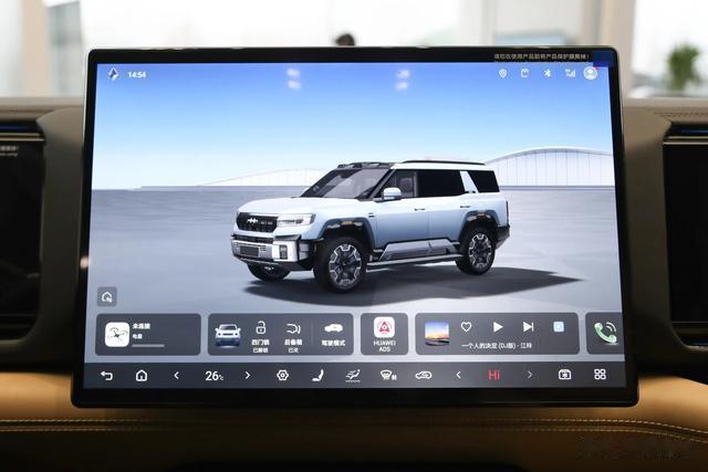 长近5米2，4.8秒破百，华为智驾+非承载车身+两把锁，放弃普拉多