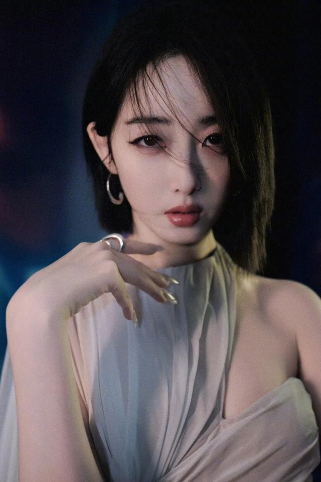 每日女星|蒋梦婕,眼神很顶