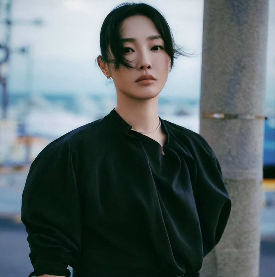 钱赚够了不装了？王传君的态度，给缺席闭幕式的白百何，上了一课