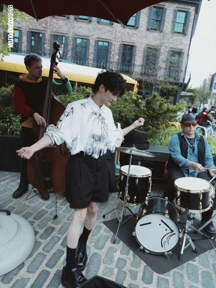 这一次，被香港文体旅局公开喊话的周深，让那英和整个乐坛沉默了