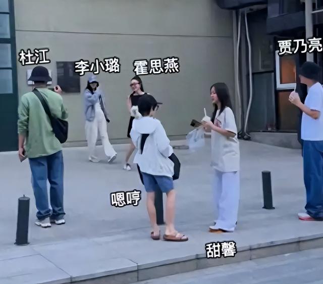 赵丽颖隐婚、张译息影、成龙添私生子？五一假没结束，传出6大瓜