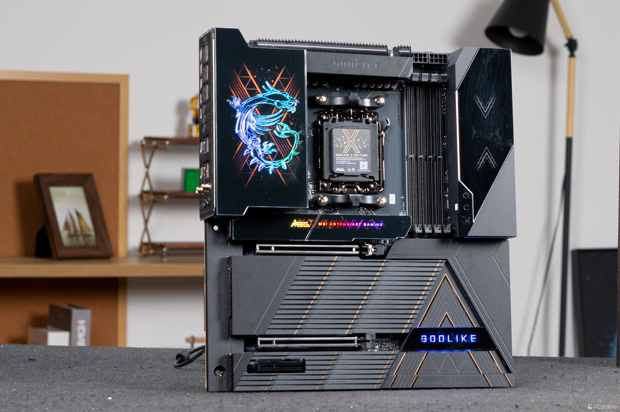 巔峰再臨！微星MEG X870E GODLIKE X顏值實拍