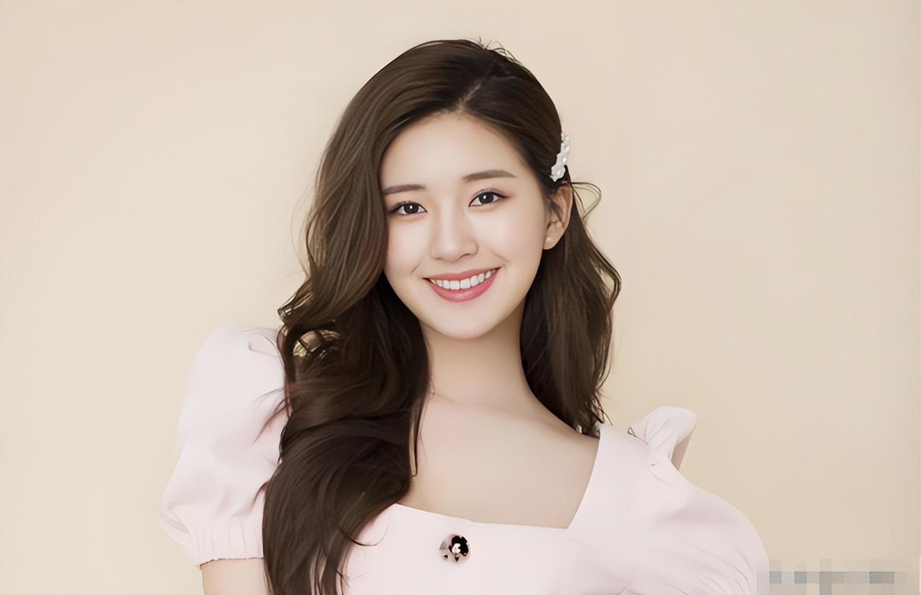 一场9.3文艺晚会,将科班演员和流量明星的差距,体现得淋漓尽致