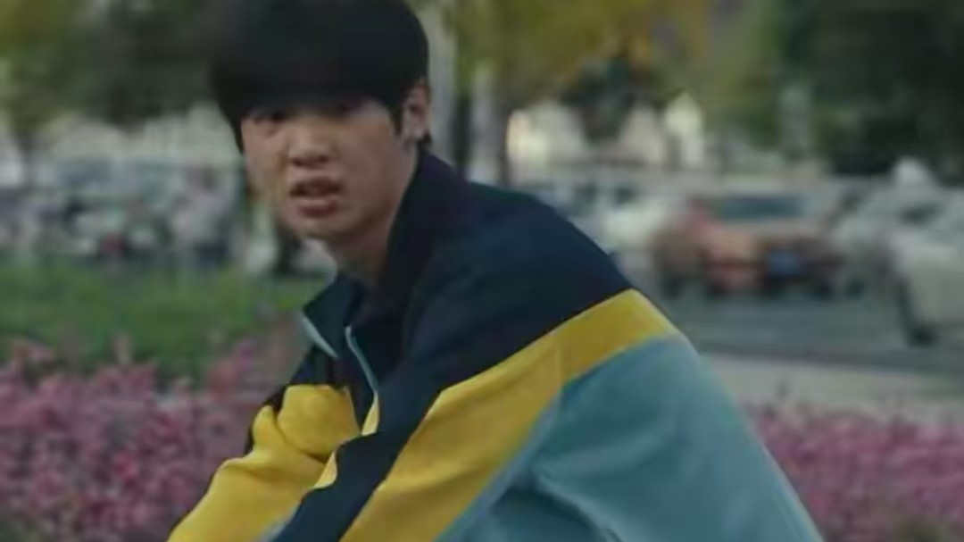 目光呆滞，台词生硬，蒋欣、童谣联手，也拯救不了他这个拖油瓶