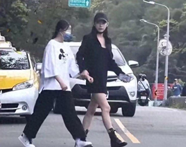 大S女儿才是真千金！另外3位表姐时尚过度，还要靠卖弄去求前程