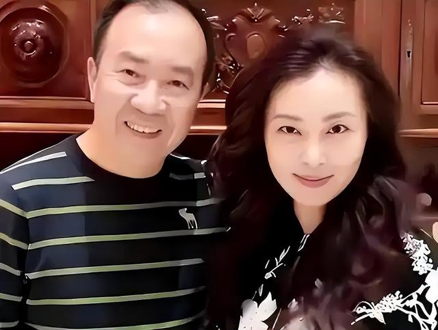 62岁戴志诚的现状：跟“师叔前妻”结婚21年，继女是他唯一的孩子