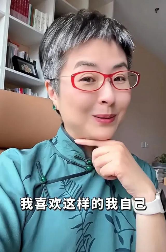 央视张泉灵现状:嫁李铁为妻,辞职后下海创业