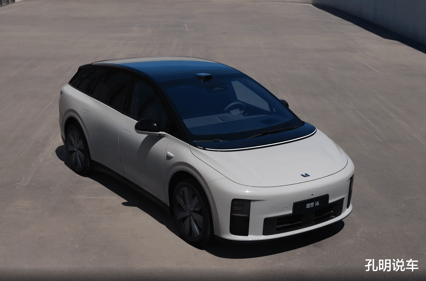 理想i6起步24.98万，“大鼠标”造型，3米轴距5座布局，值吗？