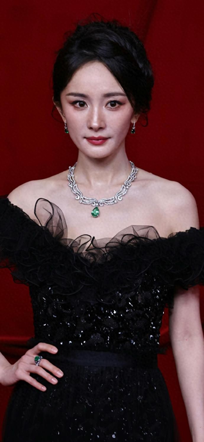 杨幂 怼脸生图也太抗打了