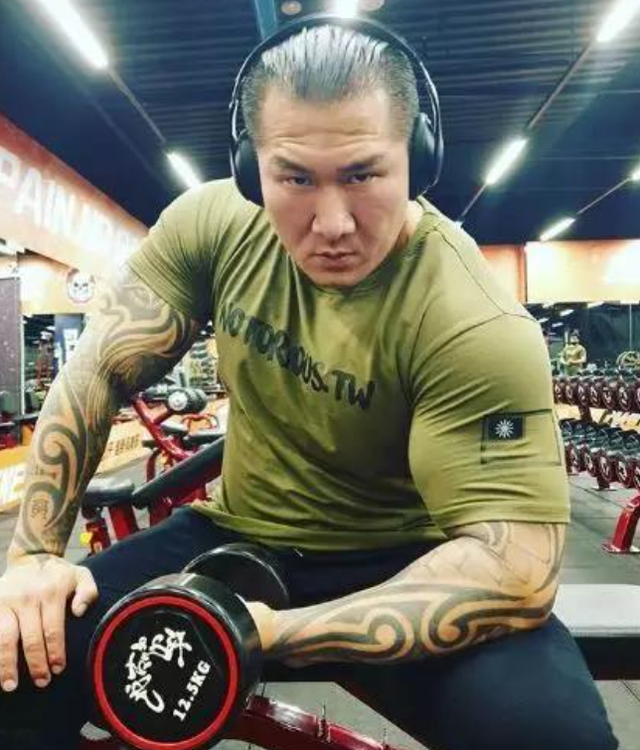 台湾网红抵达内地4天，对大陆印象一目了然，5方面刷新他固有认知