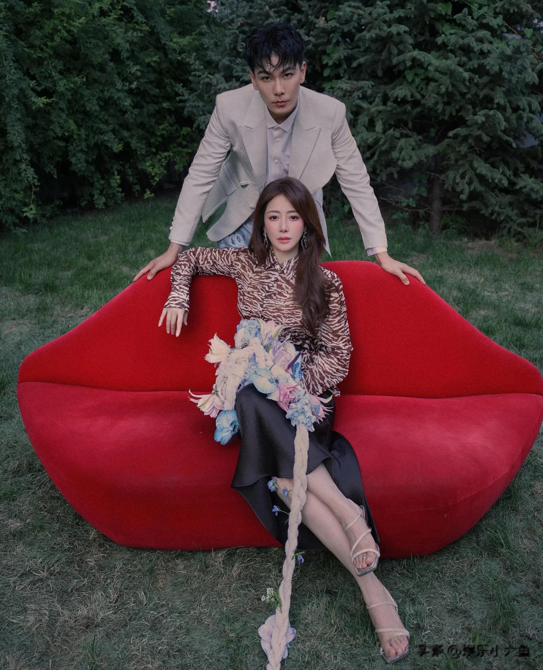 陈紫函戴向宇七夕大片，郎才女貌姐弟恋好甜蜜！结婚多年恩爱如初