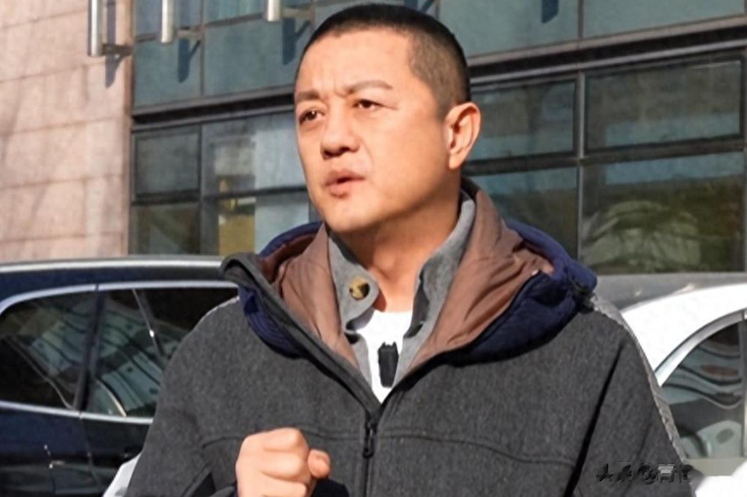 李亚鹏事件升级！房东助理揭内情，当地居民发声，恶心一幕出现了