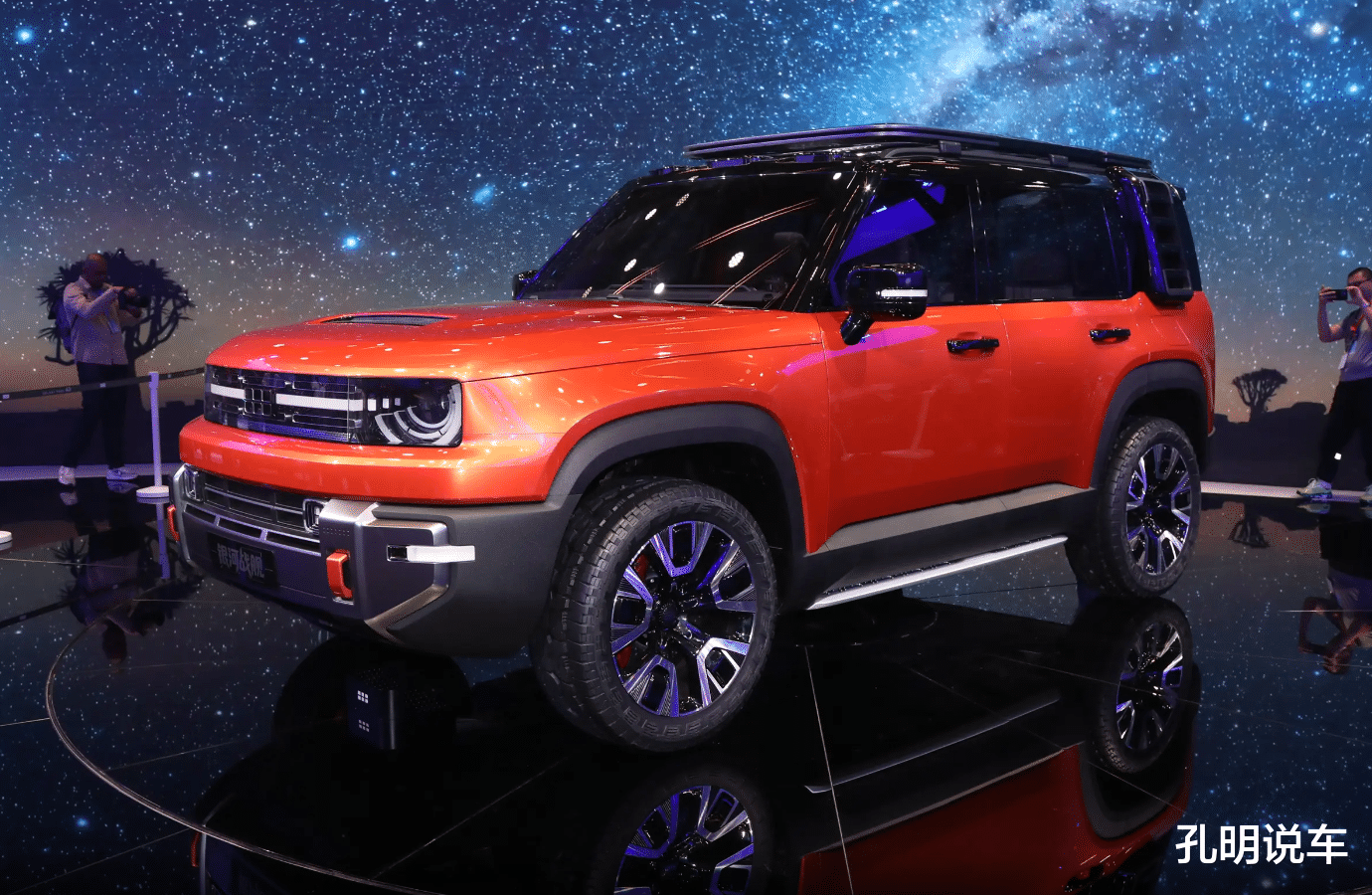 方盒子大混战，吉利银河战舰也挺帅，看内饰状态离量产不远了