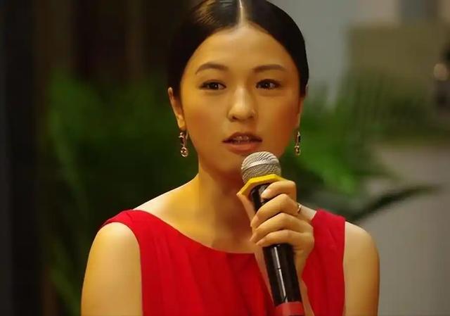 她不愿意被潜规则,出道25年却没人说的出她名字,如今47岁仍未婚