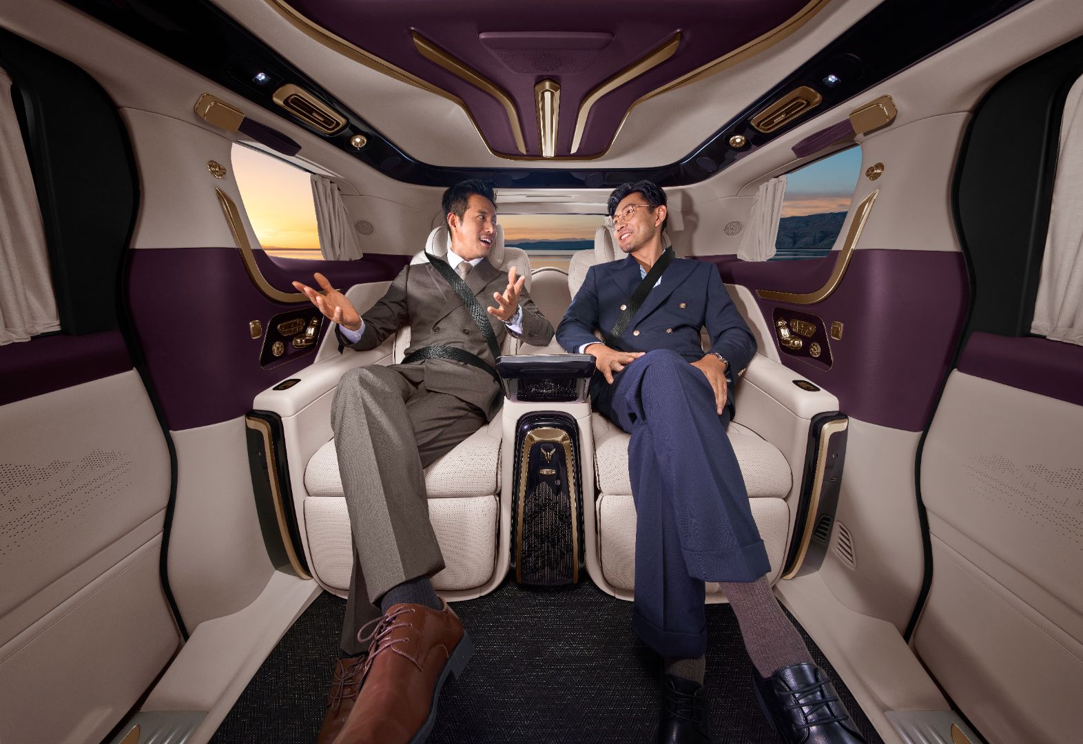 国产超豪华MPV天花板!岚图梦想家山河70.99万元上市