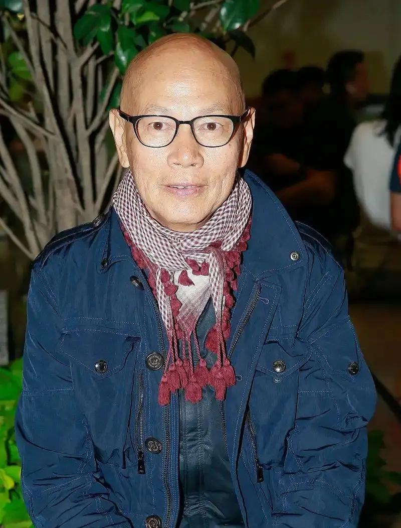 78岁罗家英传“噩耗”，走上了朱媛媛的后路，活成了“跳梁小丑”