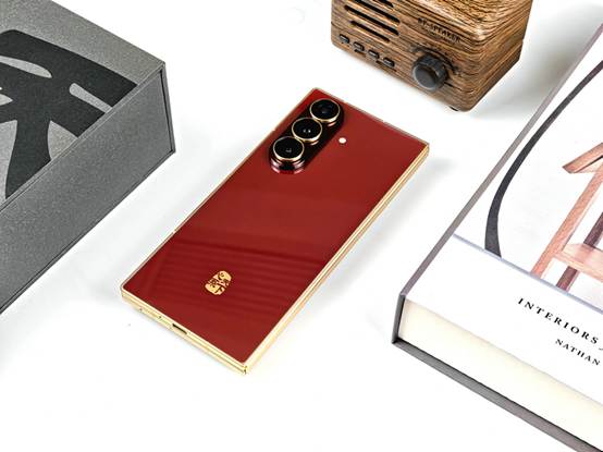 心系天下三星W26評測：折疊屏旗艦的高端典范