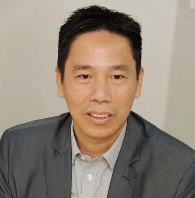 突发!香港知名男星王祖蓝舅父破产,去年以67岁高龄老来得子