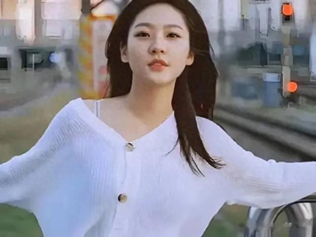 太心疼!真相浮出水面,金赛纶生前下跪求饶,原本赔70亿减至7亿