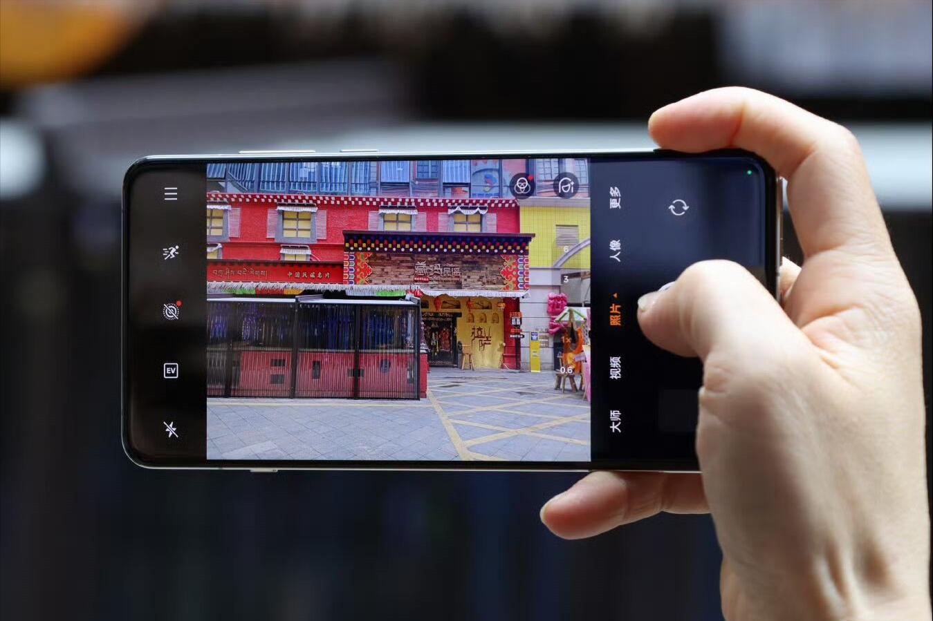 一加旗艦加速退場，驍龍8至尊+2K微曲屏+100W，現已跌至3349元