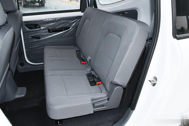 五菱又出“神车”！油耗2.42L，满油电跑1000km，又要卖爆？