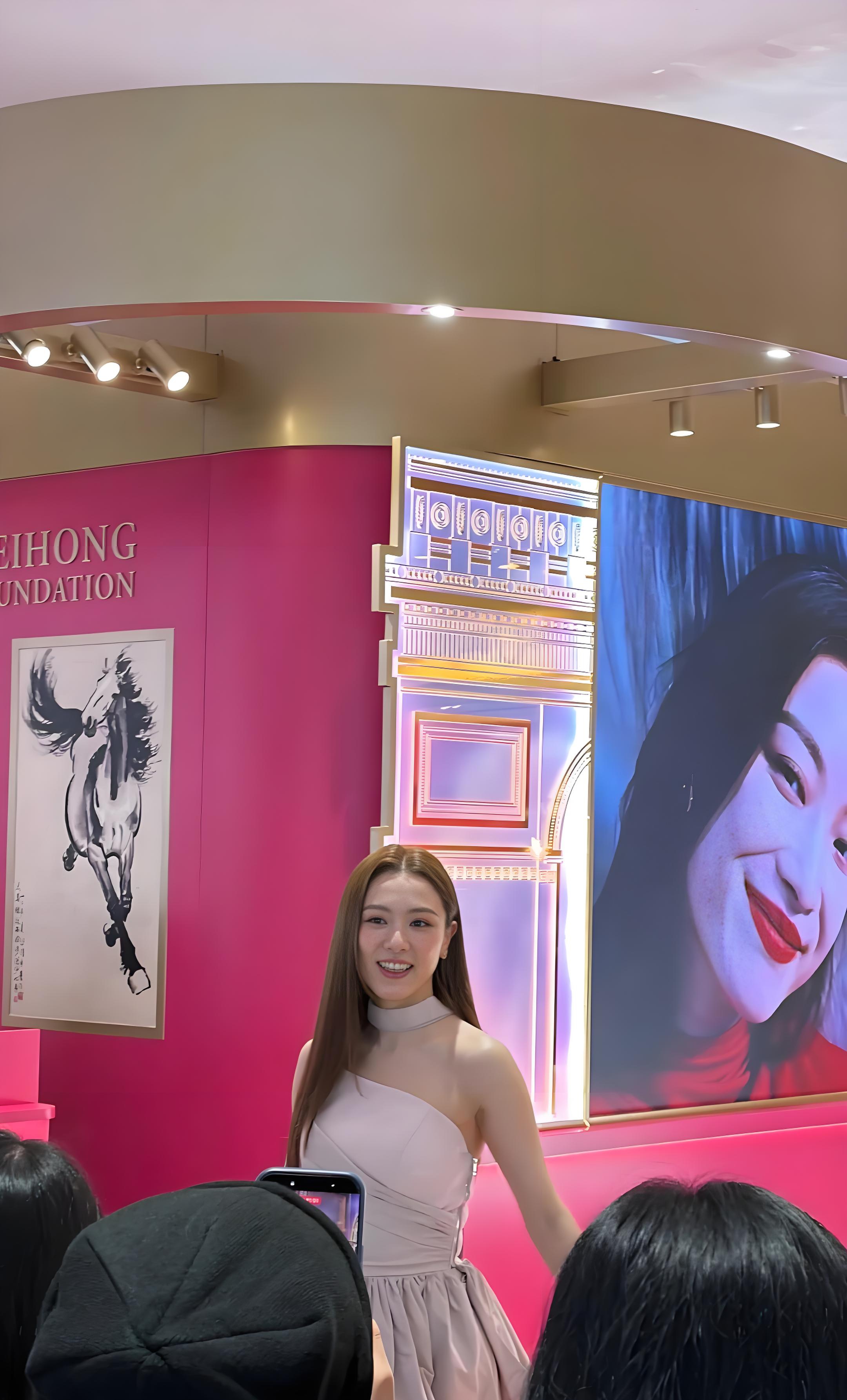 王敏奕健美的体型显得恰到好处