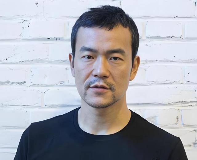 星二代廖凡，出道30年从不拼爹，妻子是周星驰的黄金搭档