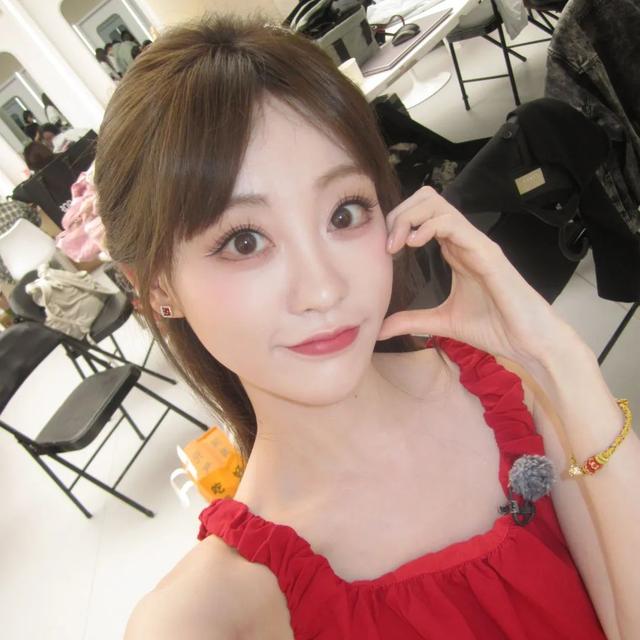 祝绪丹可爱头像