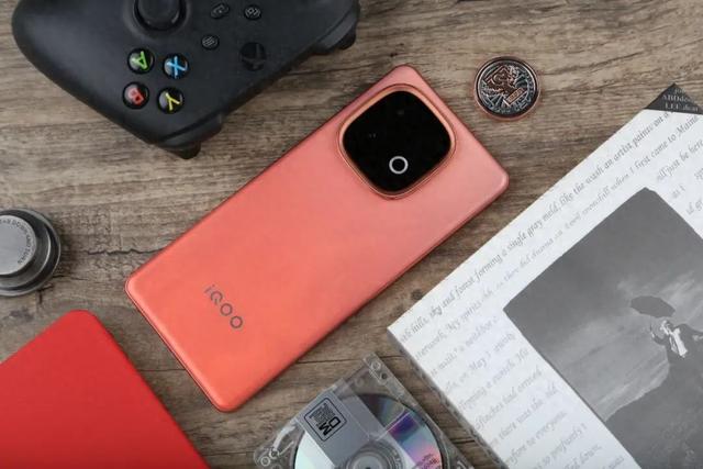 2025 年最值得入手的五款直屏手机，512G价格“雪崩”，用五年不换