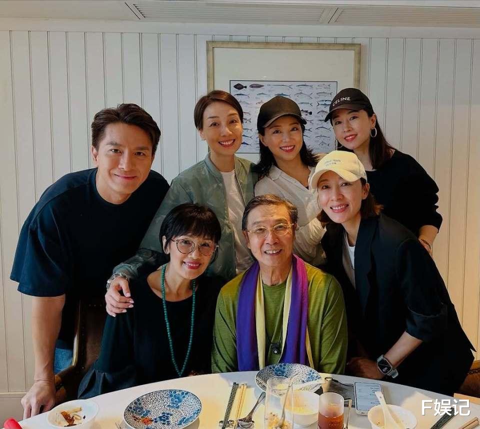 刘松仁马国明杨怡江美仪韩马利等相聚 一部13年前的剧集难得合体