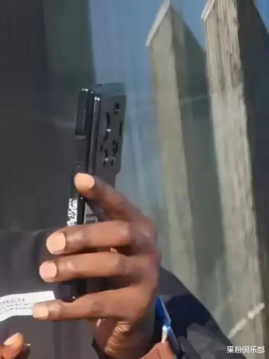 小米三折疊要來， 17 Ultra 外觀大改？