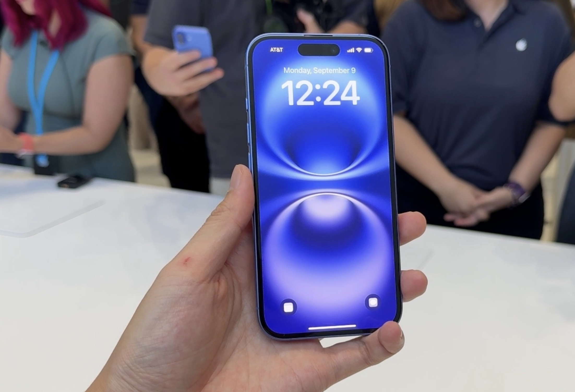 iphone 16沒有高刷，銷量為何依舊“遙遙領先”安卓高端機？