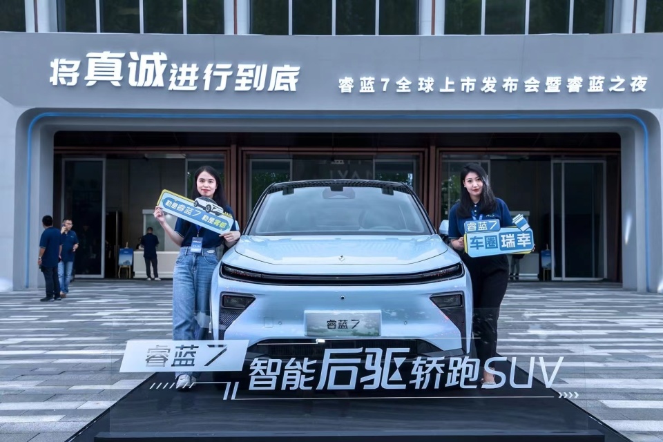 “被忽视”的中大型SUV,后排能躺三个男人,拥有20万档次仅售11万多