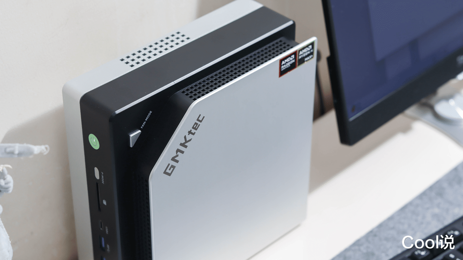 極摩客EVO-X2實測：看銳龍AI Max+395如何顛覆迷你主機性能極限?？