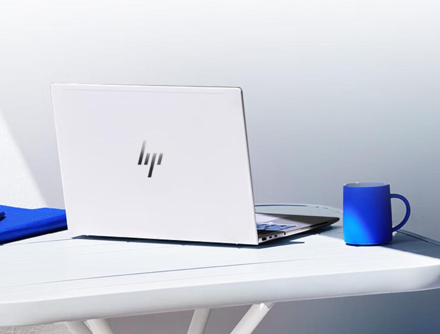 选本别跟风!Lunar Lake轻薄本领跑行业,持久好用才是王道