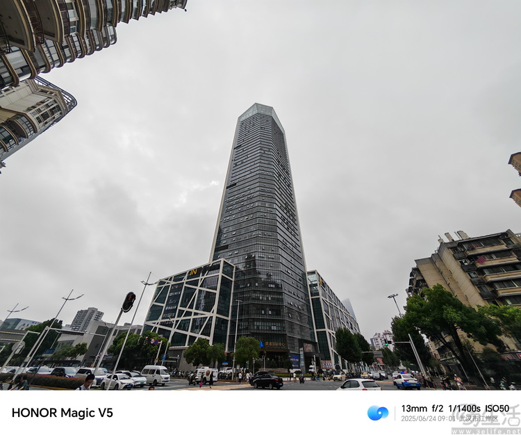 荣耀Magic V5评测:既薄又强,重新定义AI旗舰大折叠