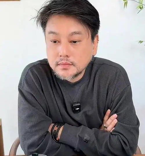 撕破脸!F4巡演暂停,朱孝天被踢出局,只因为他嘴碎又不配合工作