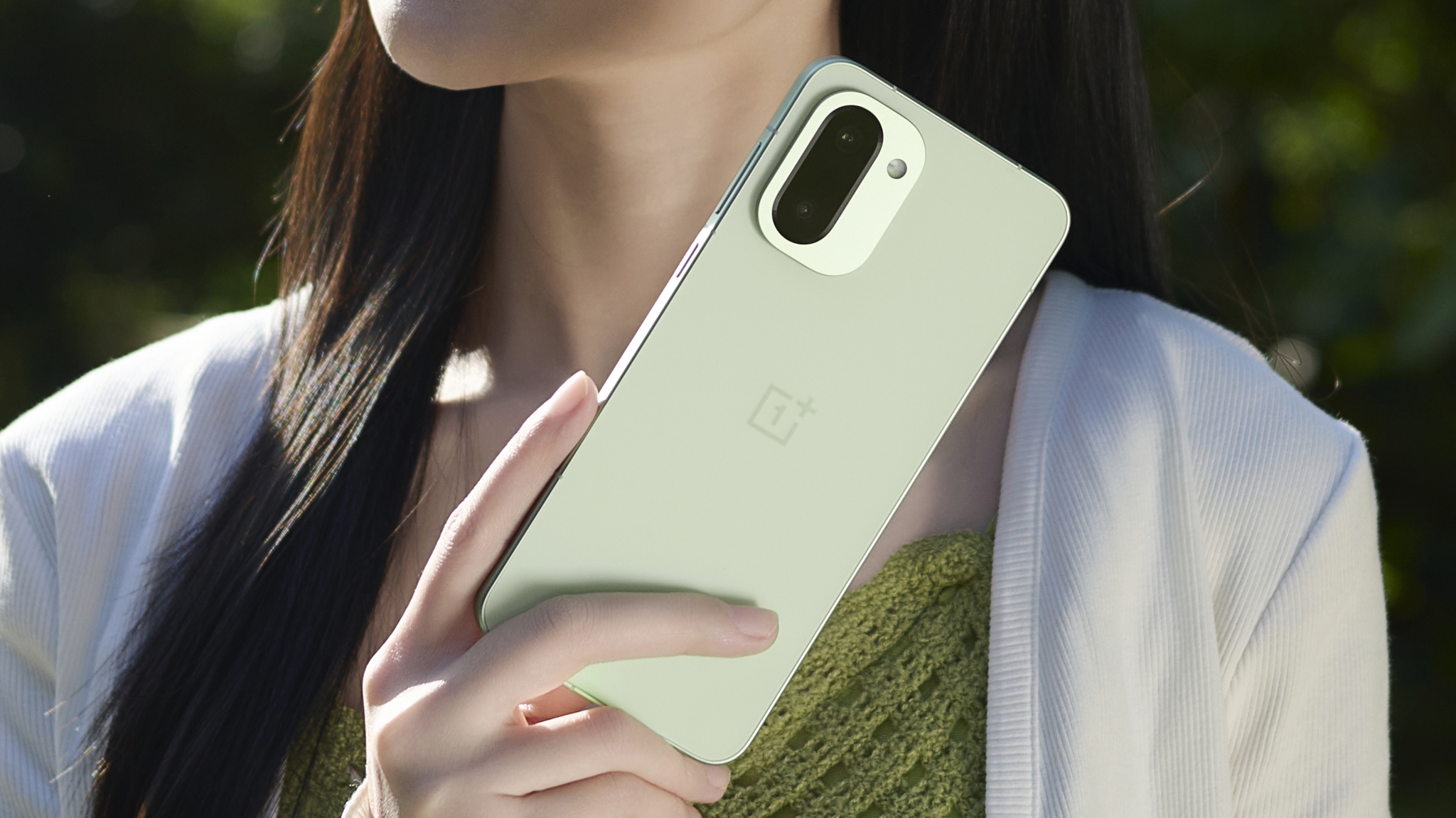 「鮮Phone畫報」一加 Ace 6T掠影綠｜質感拉滿，實用至上