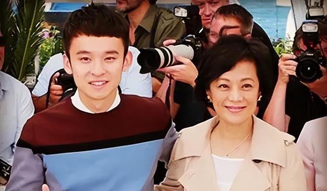 离婚3年，孙怡妈妈的一句话，彻底撕碎董子健维持多年的“体面”