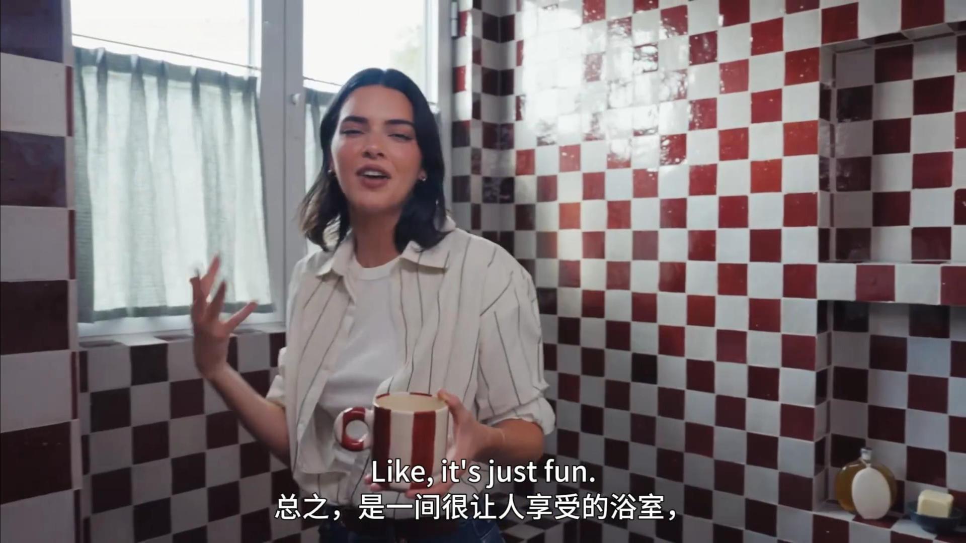 30岁上亿身家女星晒新别墅！卧室改成“丫鬟房”，网友：没苦硬吃