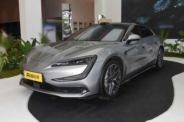 比亚迪又出\狠货\！续航720km，搭载\天神之眼\，真香