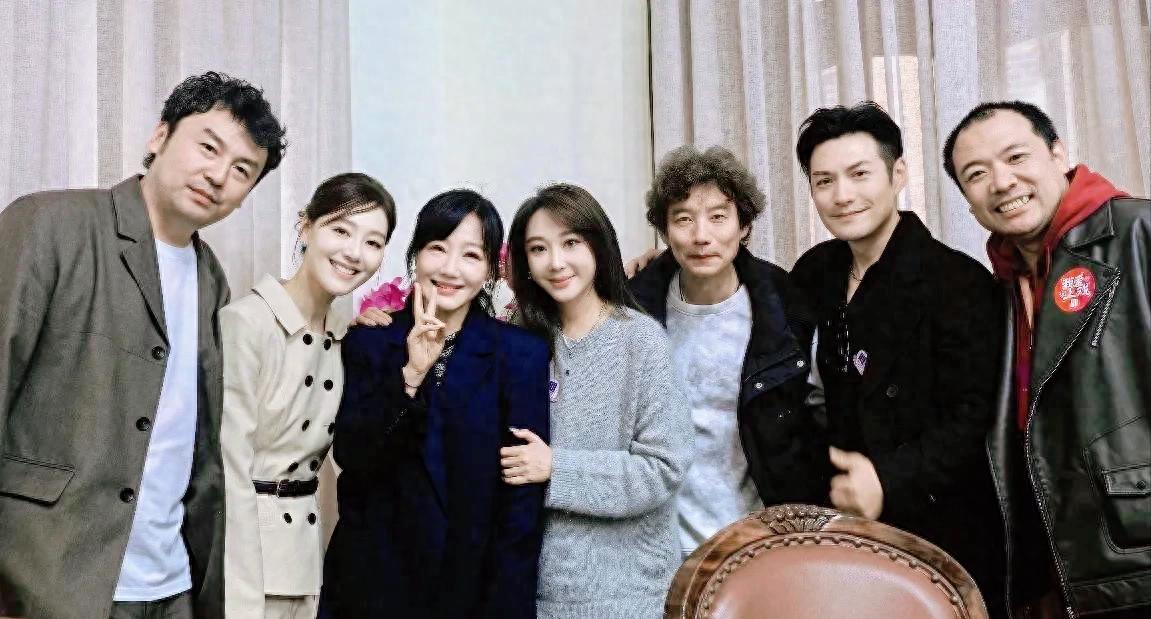 47岁薛佳凝近照曝光，与胡歌分手后16年零绯闻 ，却让人直呼羡慕！