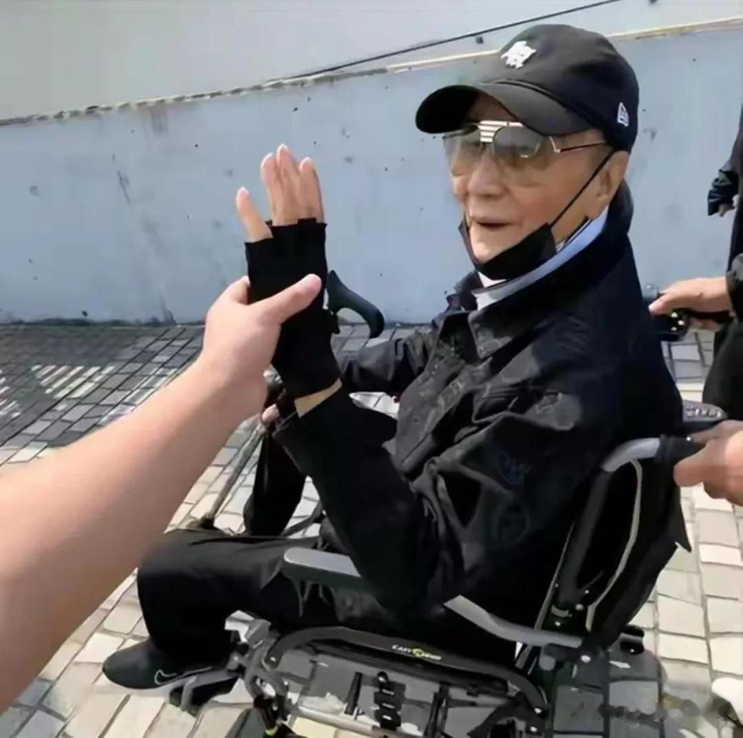 89岁谢贤前女友大曝隐私!两人差49岁,男方早已结扎,3年没碰她