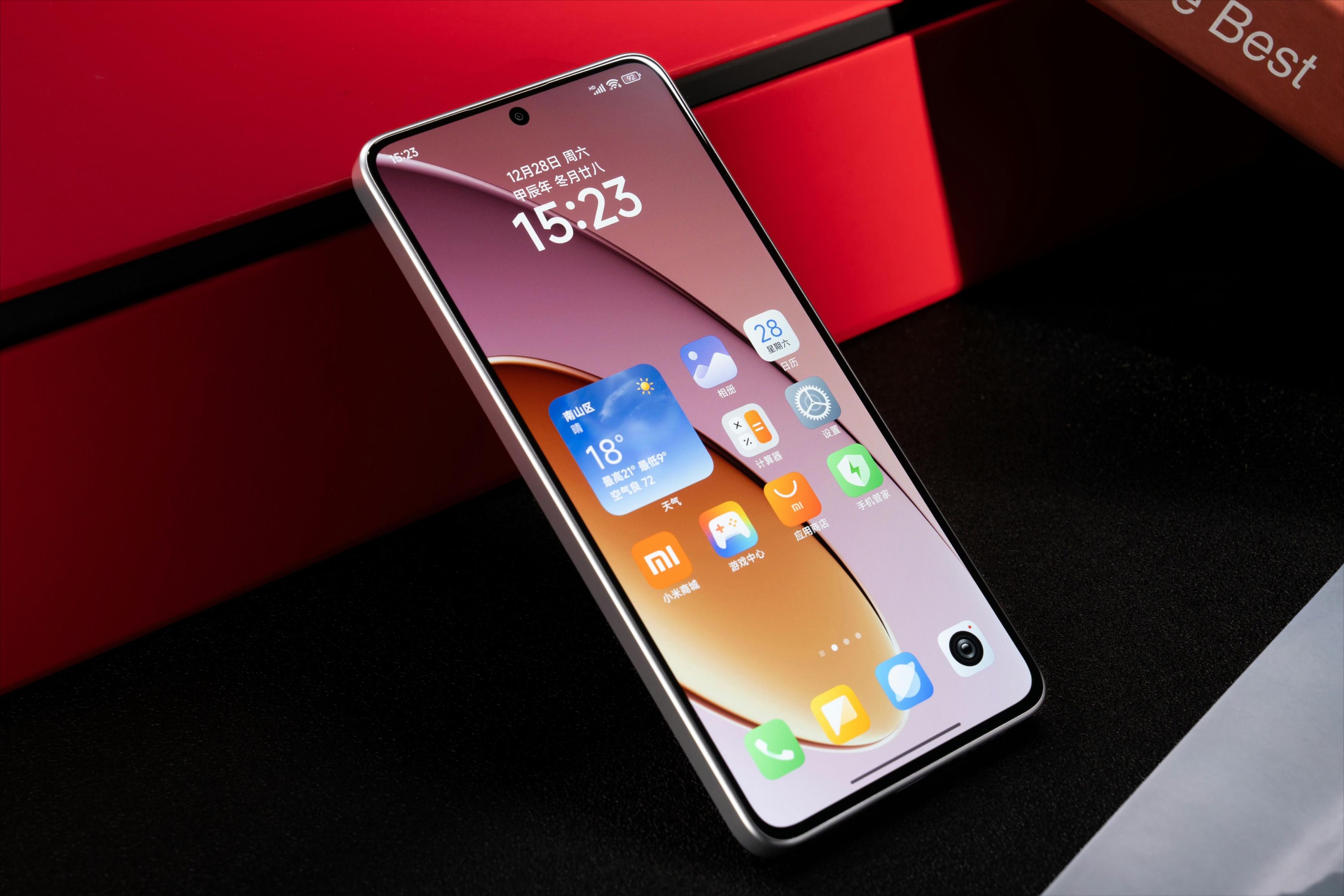 小米果斷“發飆”，耐摔直屏+6550mAh，186萬分手機已降為千元機