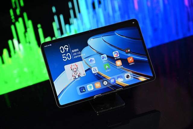 折疊屏還是小平板？誰能重新定義“第三屏”？